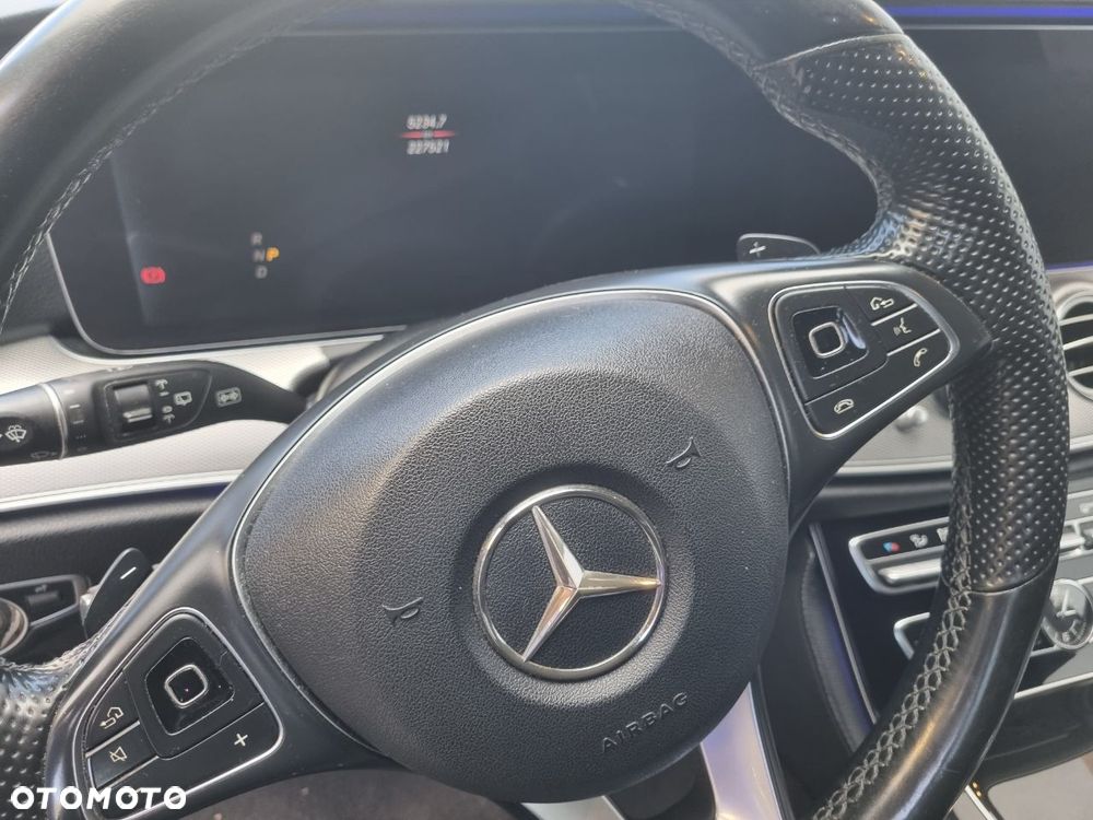 Mercedes-Benz Klasa E 220 d 4-Matic Business Edition 9G-TRONIC - 17