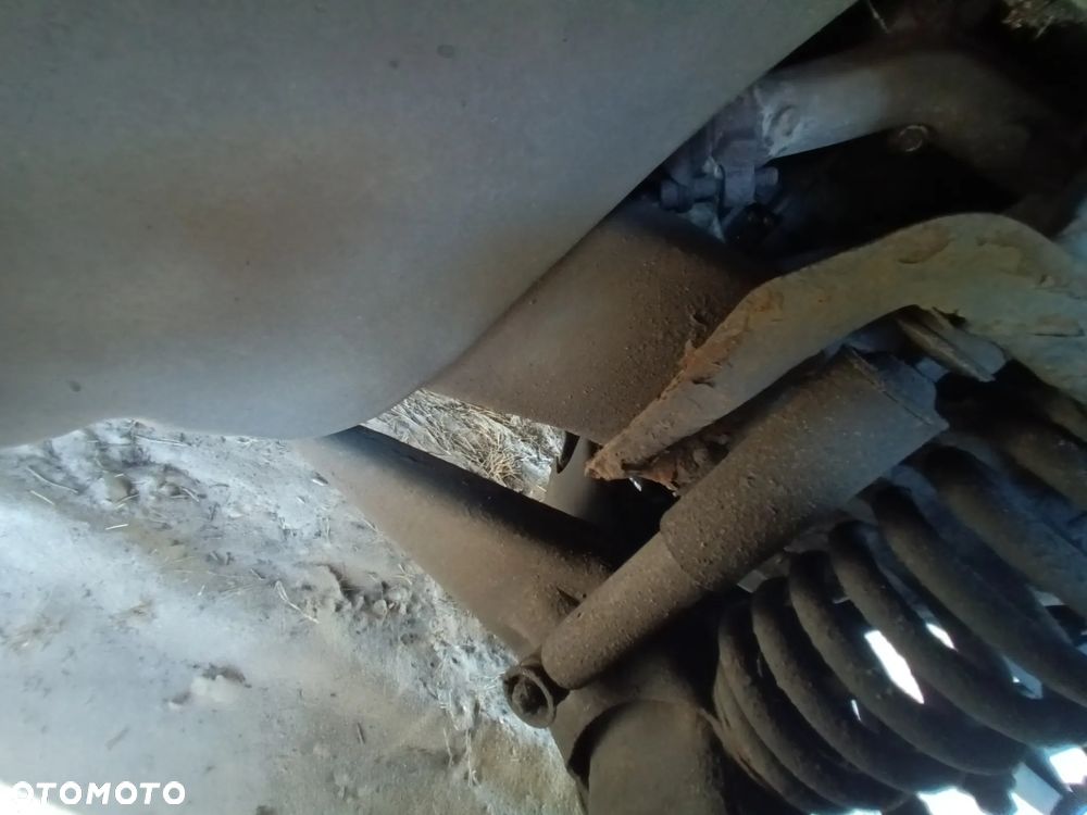 Ford Explorer Standard - 32