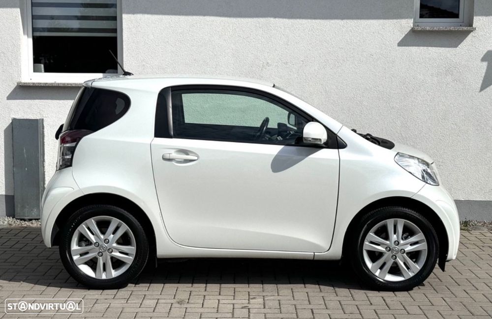 Toyota iQ 1.0 VVT-i 2 MultiDrive EP - 2