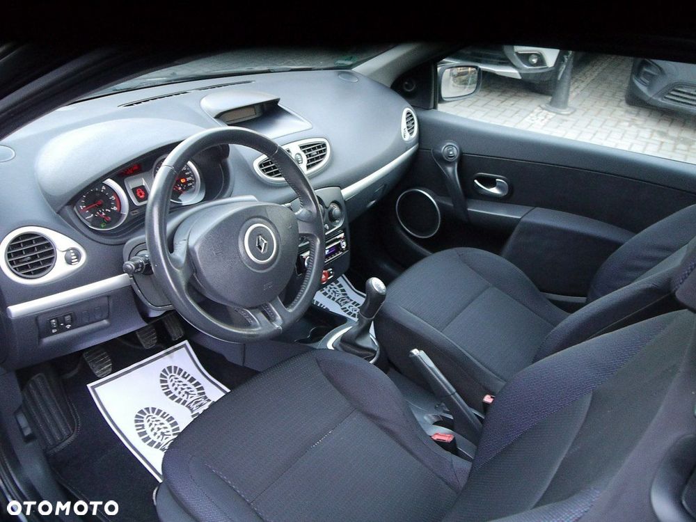 Renault Clio 1.5 dCi Privilege - 21