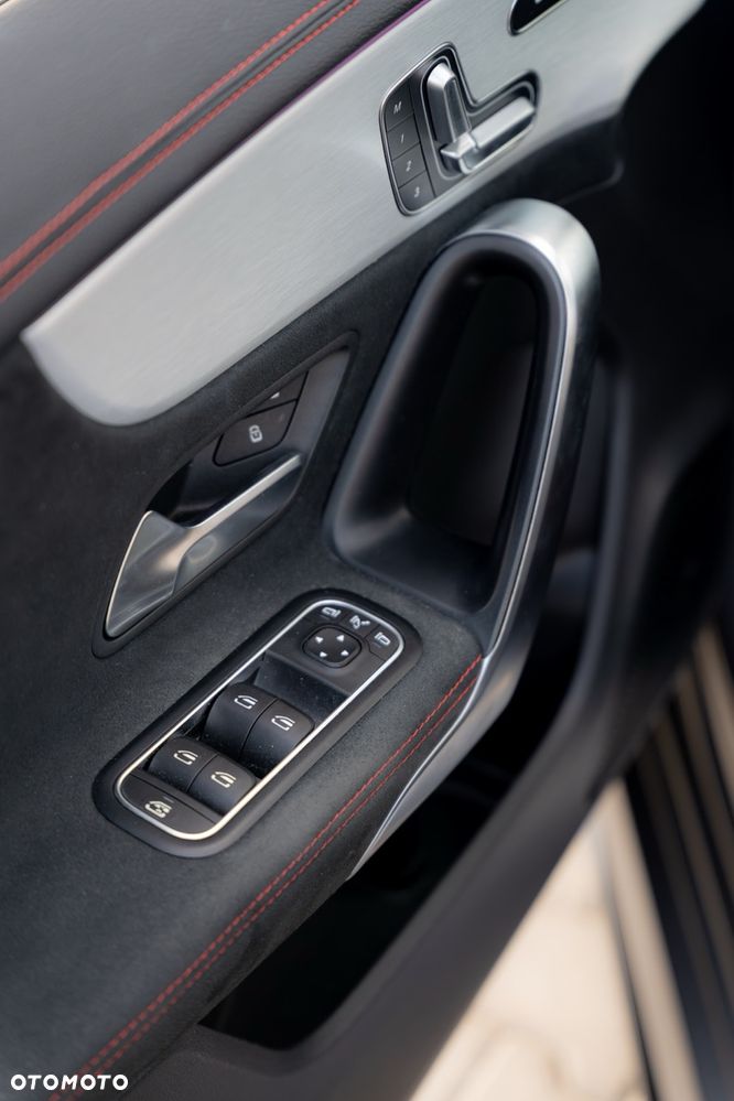 Mercedes-Benz CLA AMG 35 4-Matic 7G-DCT - 31