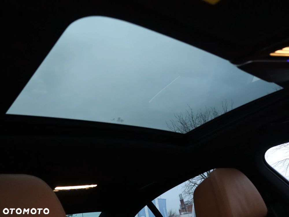 BMW Seria 7 750i xDrive sport - 35