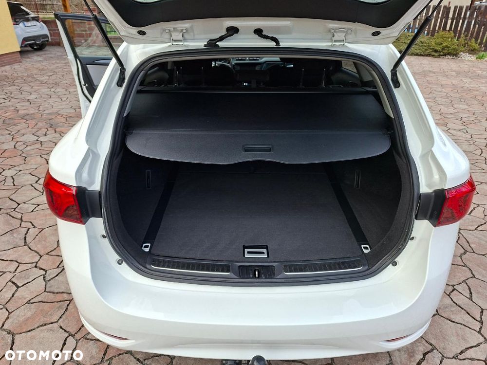 Toyota Avensis 2.0 D-4D Selection - 13