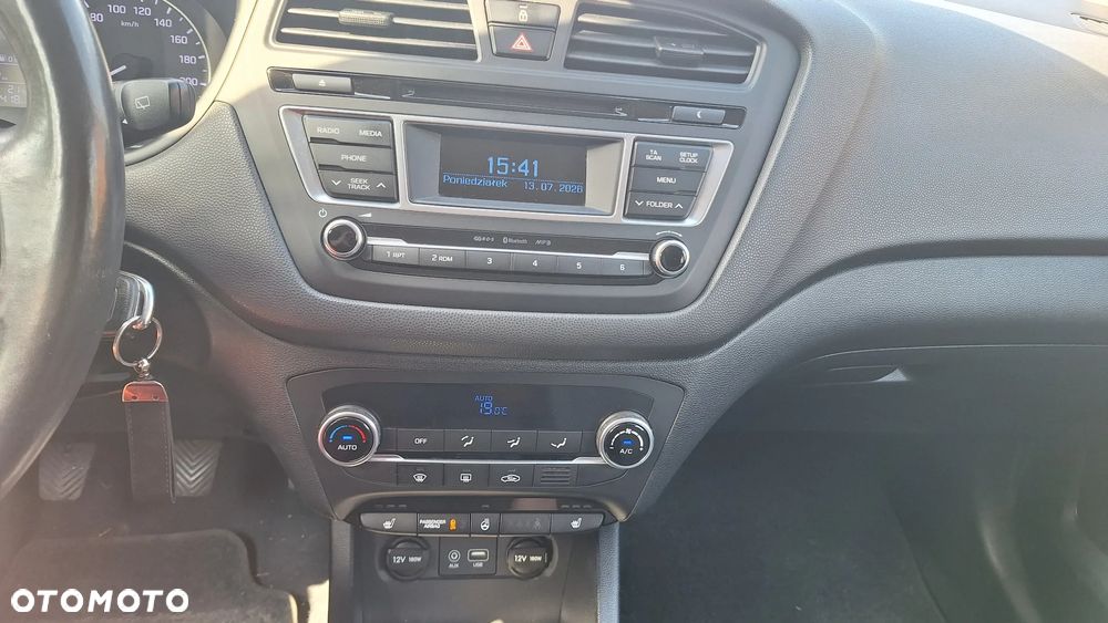 Hyundai i20 1.2 BlueDrive Comfort - 11