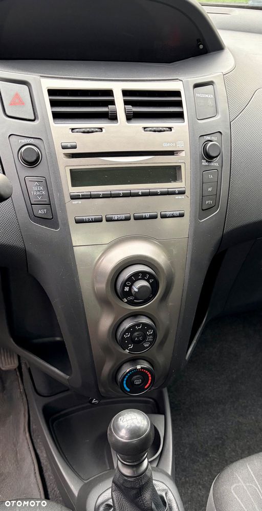 Toyota Yaris 1.33 Luna - 12