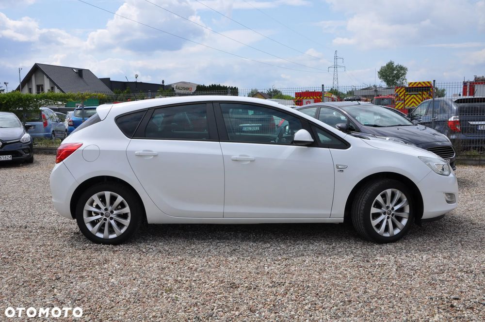 Opel Astra 1.4 Turbo 150 Jahre - 3