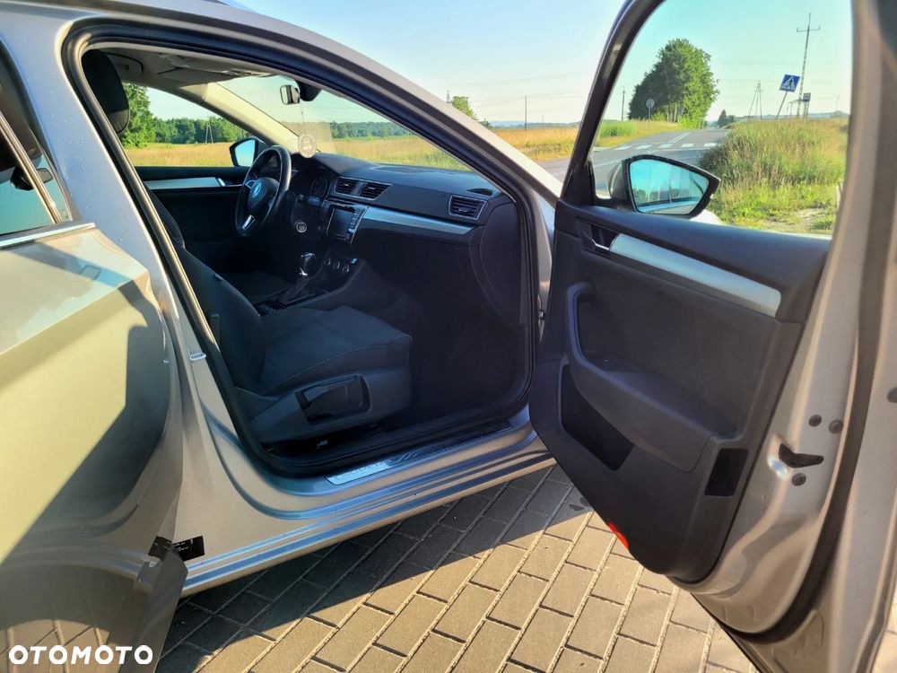 Skoda Superb 2.0 TSI Ambition DSG - 15