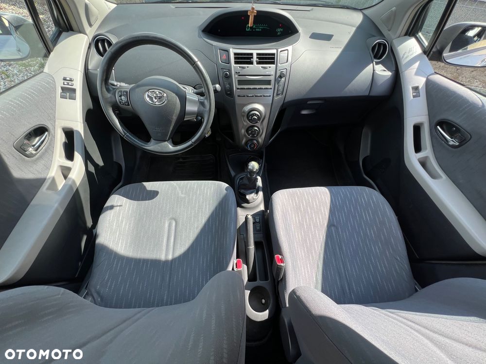 Toyota Yaris - 7