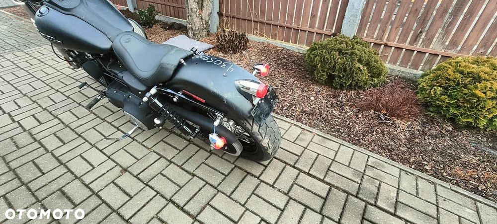Harley-Davidson Dyna Street Bob - 10
