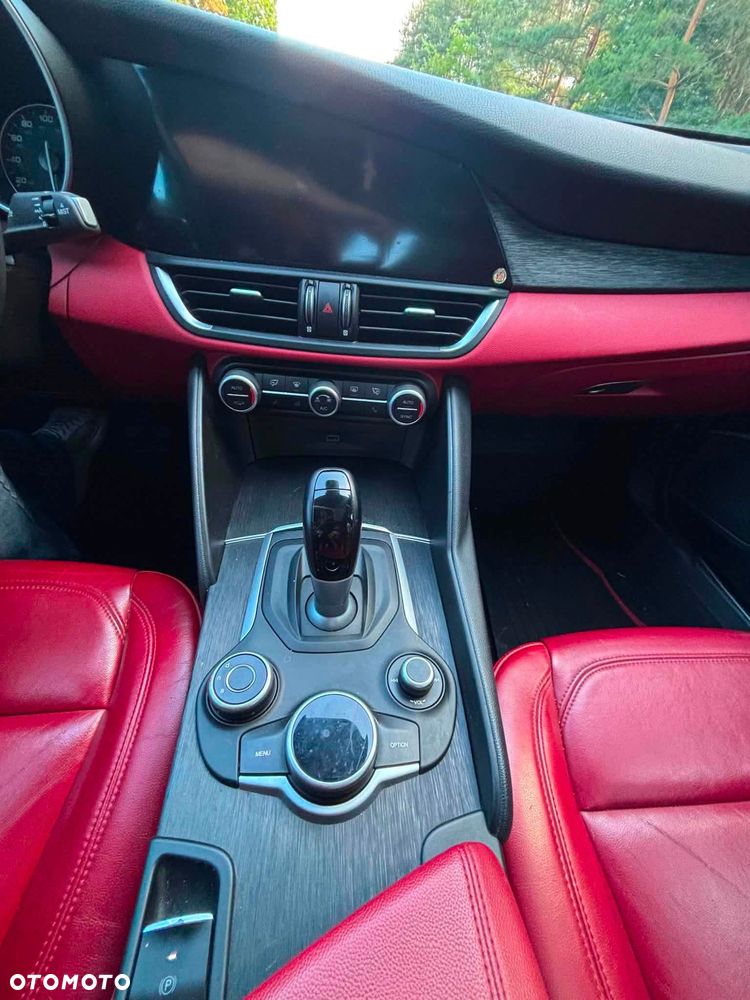 Alfa Romeo Giulia 2.0 Turbo TI Q4 - 3