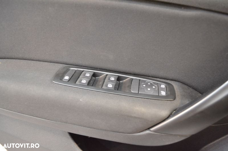 Renault Megane TCe Business - 23
