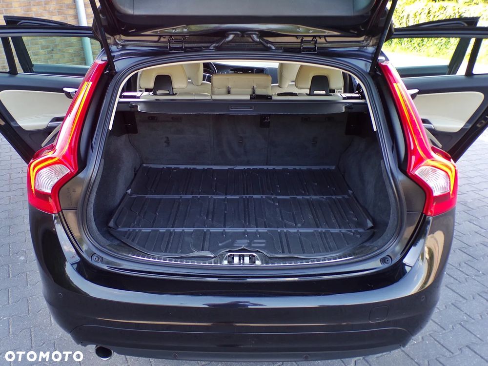Volvo V60 D3 Summum - 30