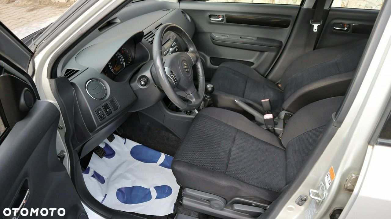 Suzuki Swift - 8