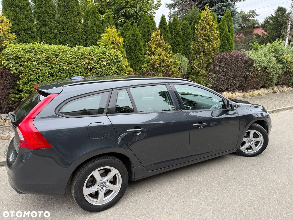 Volvo V60 D2 Momentum - 16