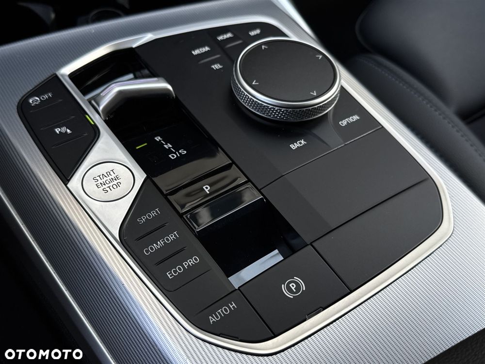 BMW Seria 3 320d xDrive - 15