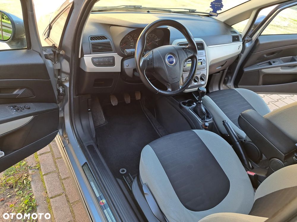 Fiat Grande Punto - 8