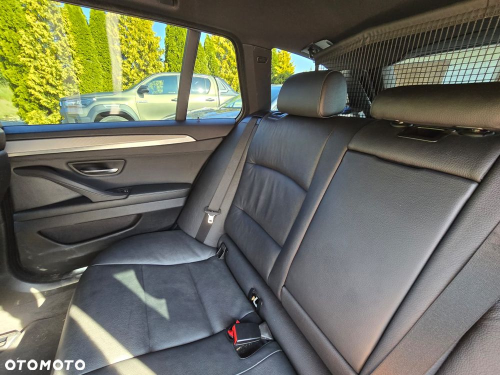BMW Seria 5 528i xDrive Sport-Aut Modern Line - 3