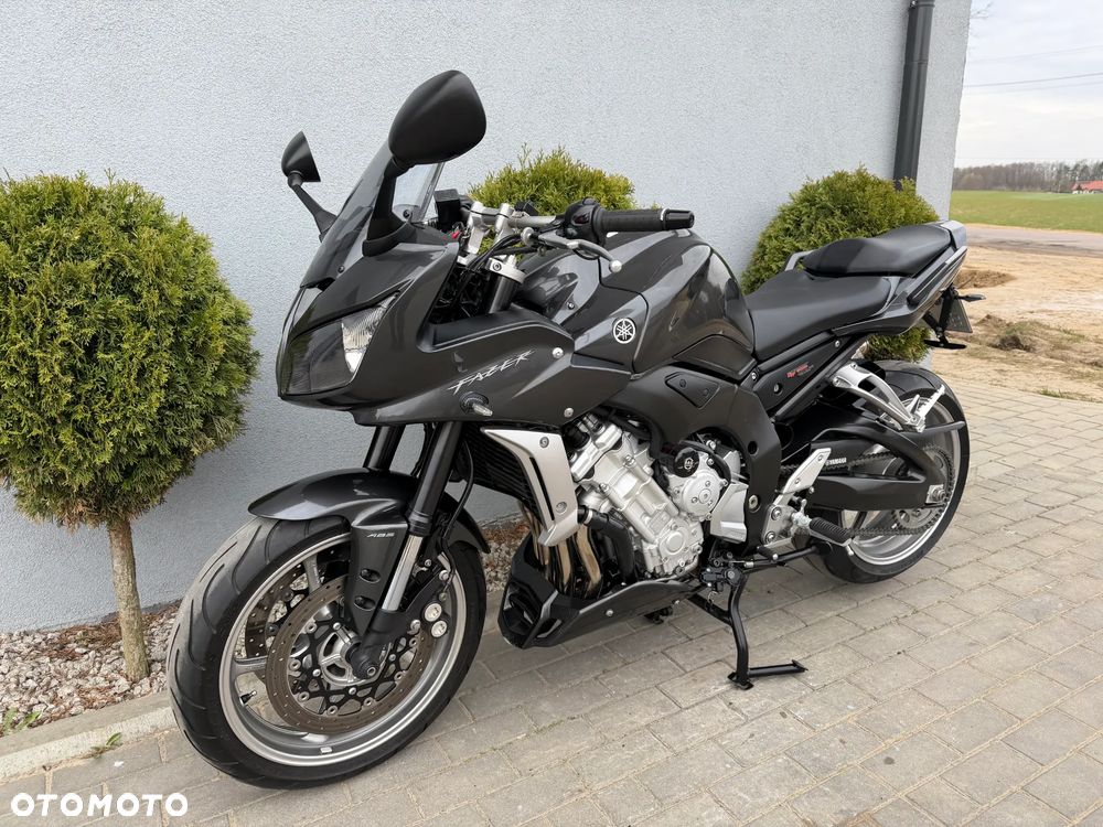 Yamaha FZ - 38