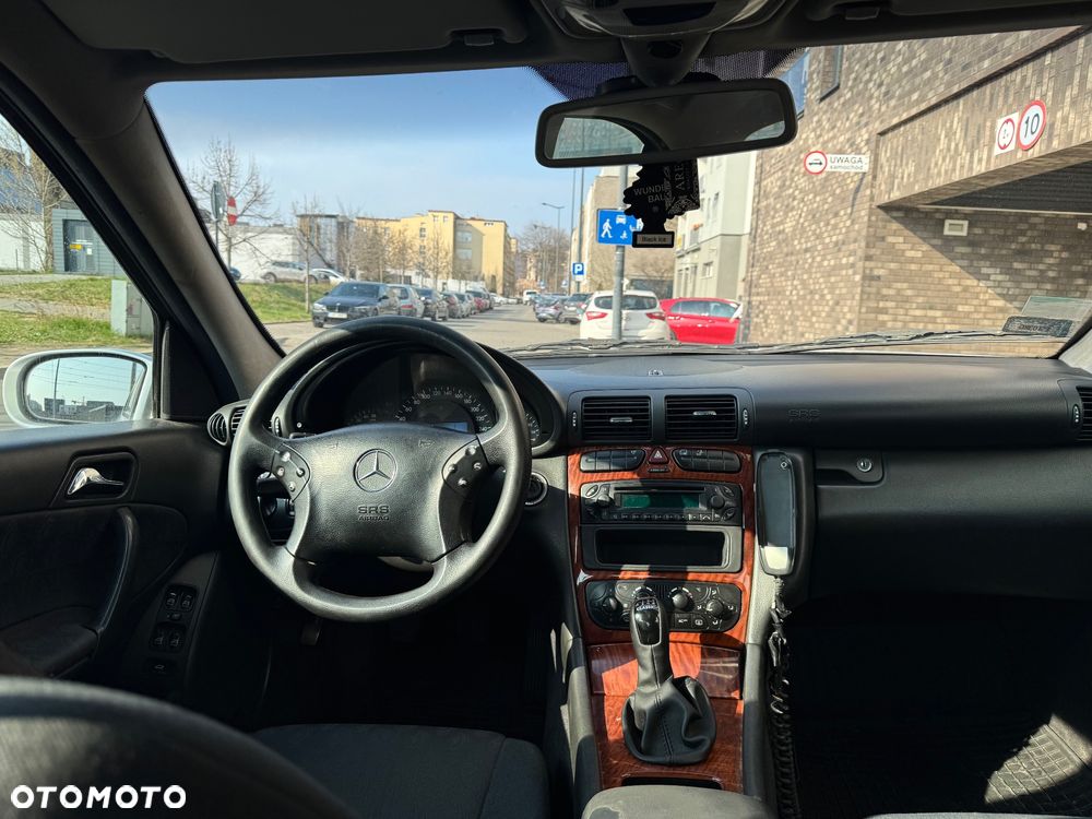 Mercedes-Benz Klasa C 220 CDI Classic - 12