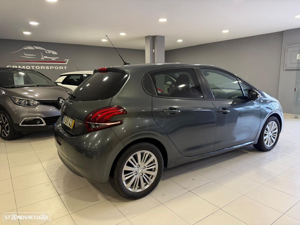 Peugeot 208 1.2 PureTech Style - 12