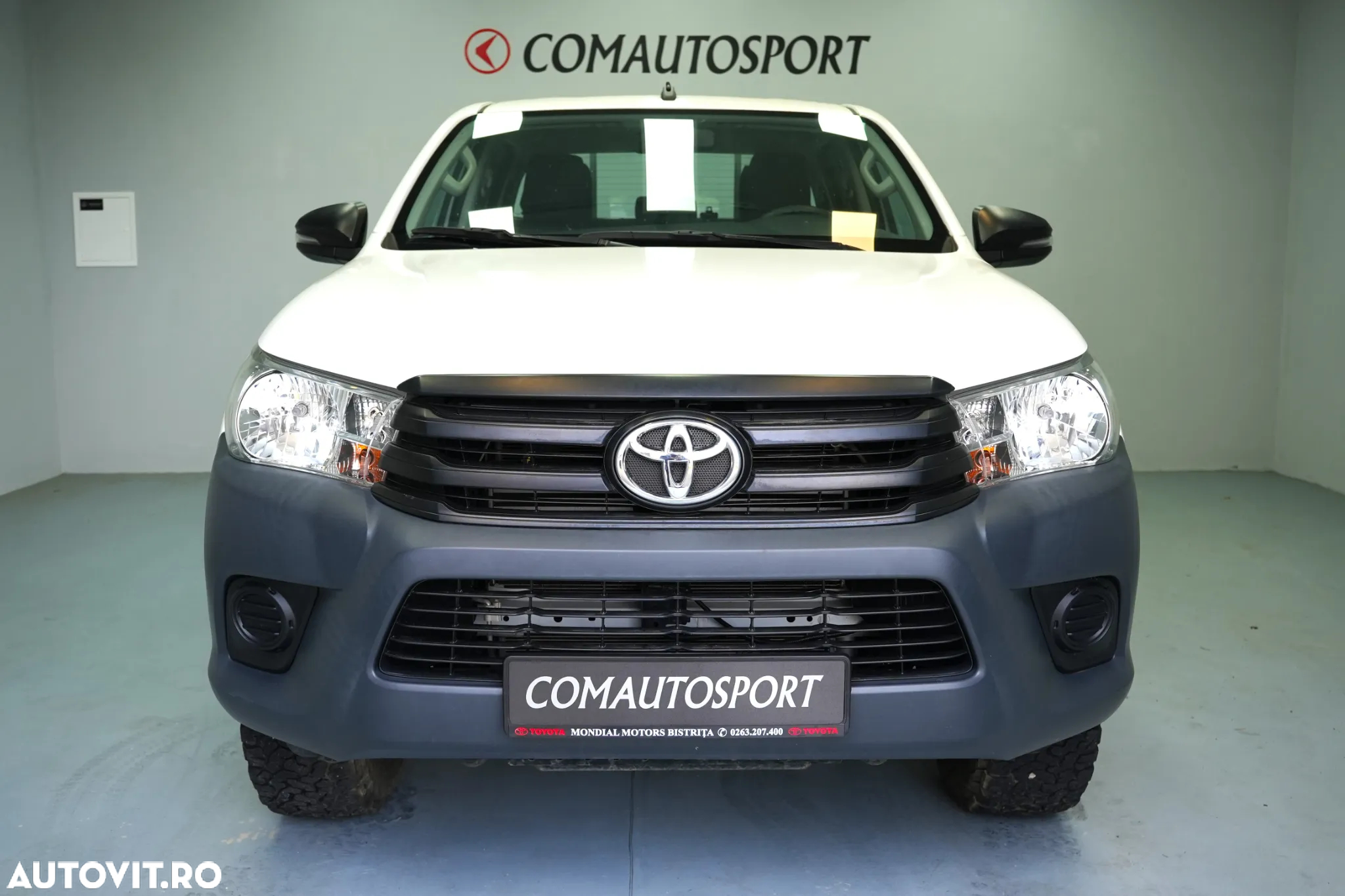 Toyota Hilux 4x4 Double Cab M/T Comfort - 2
