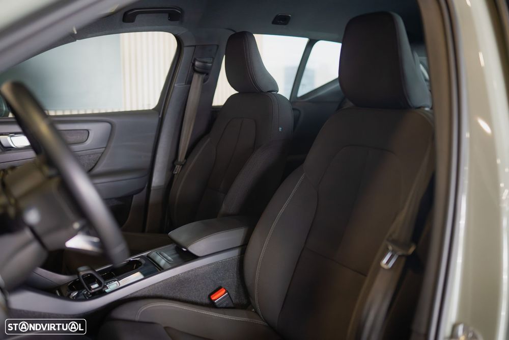 Volvo XC 40 Recharge Plus - 4