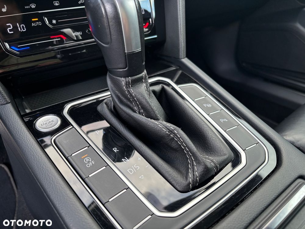 Volkswagen Passat 2.0 TDI SCR Style DSG - 30