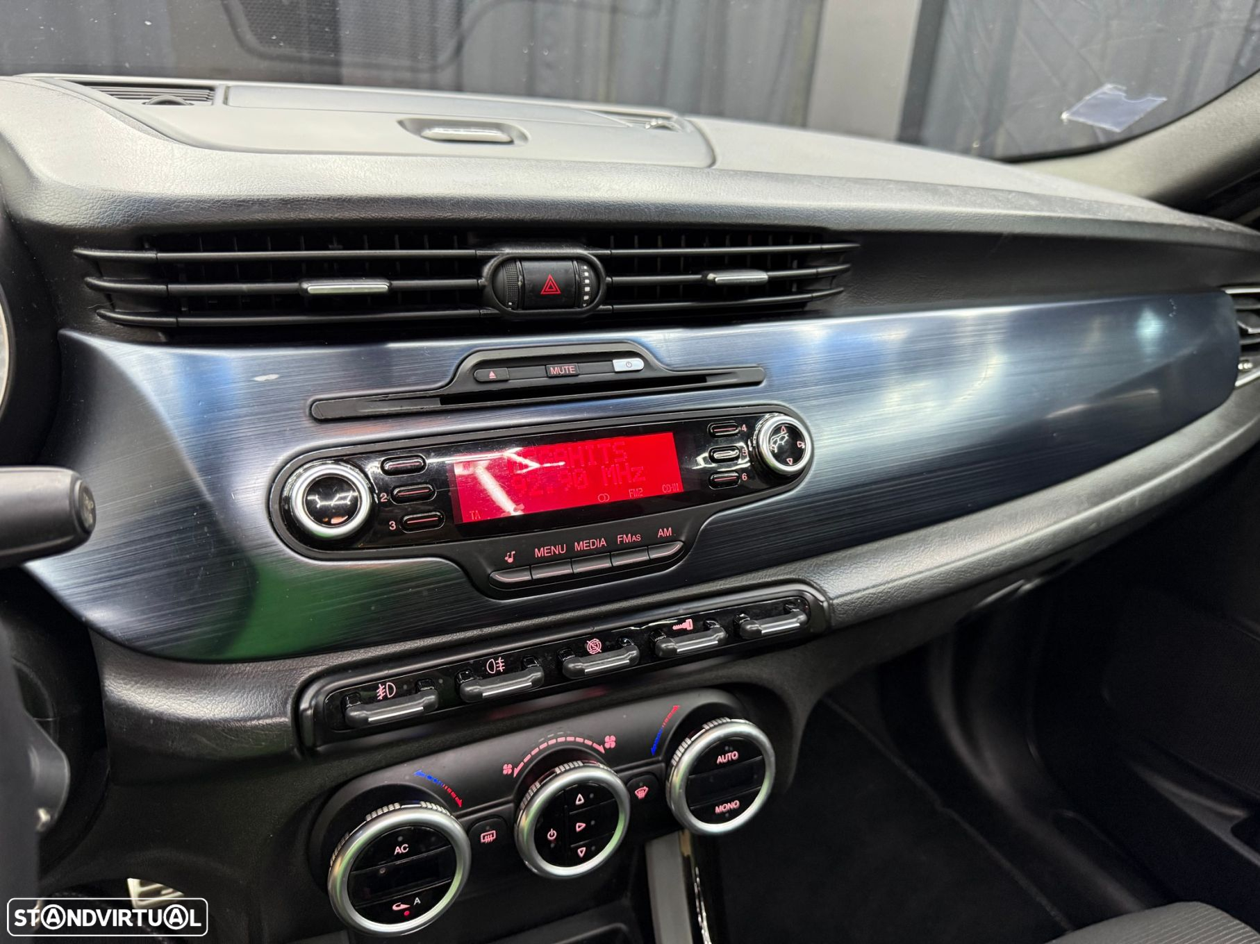 Alfa Romeo Giulietta 2.0 JTDm Distinctive - 25