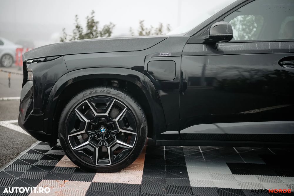 BMW XM - 5