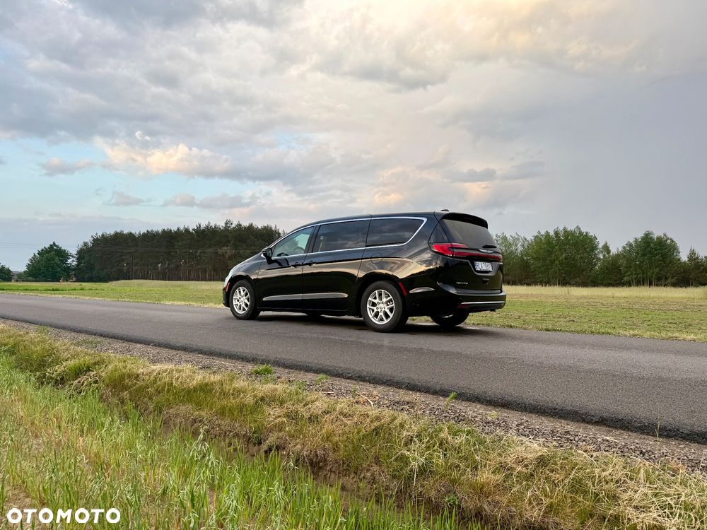 Chrysler Pacifica - 5
