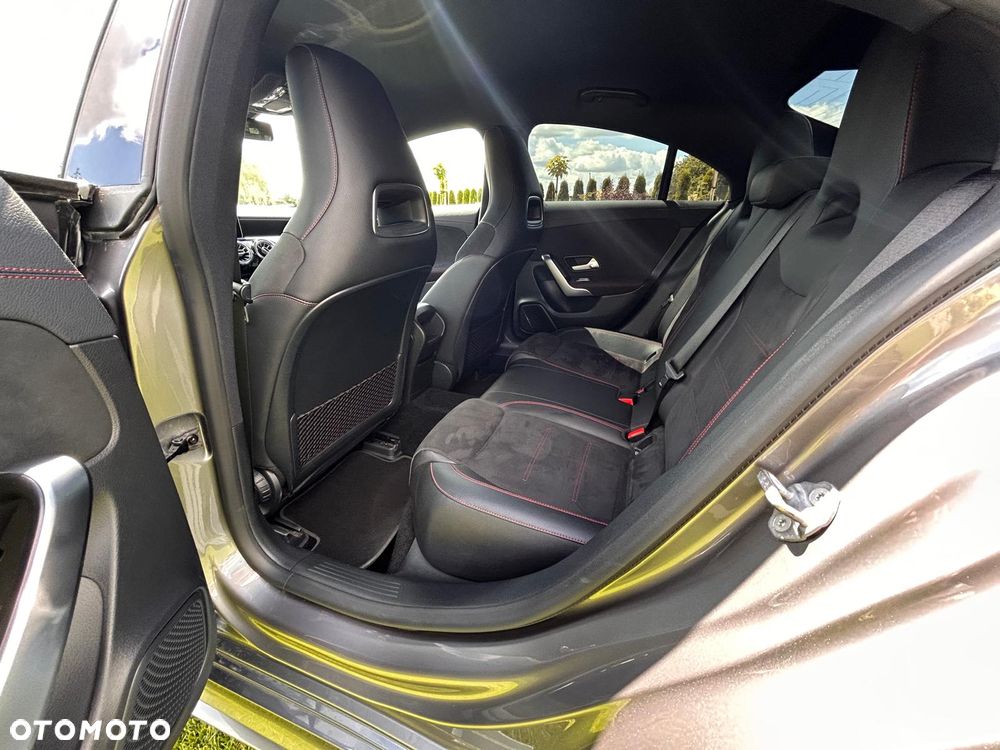 Mercedes-Benz CLA 180 7G-DCT - 15