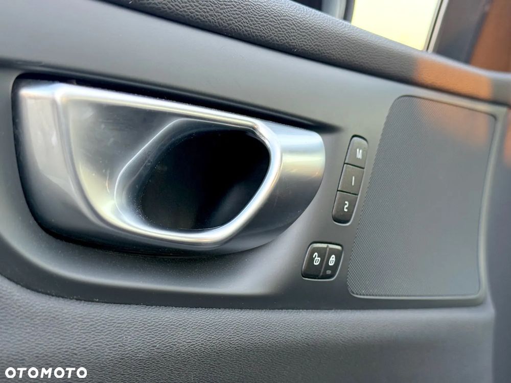 Volvo S60 B5 B AWD Plus Dark - 28