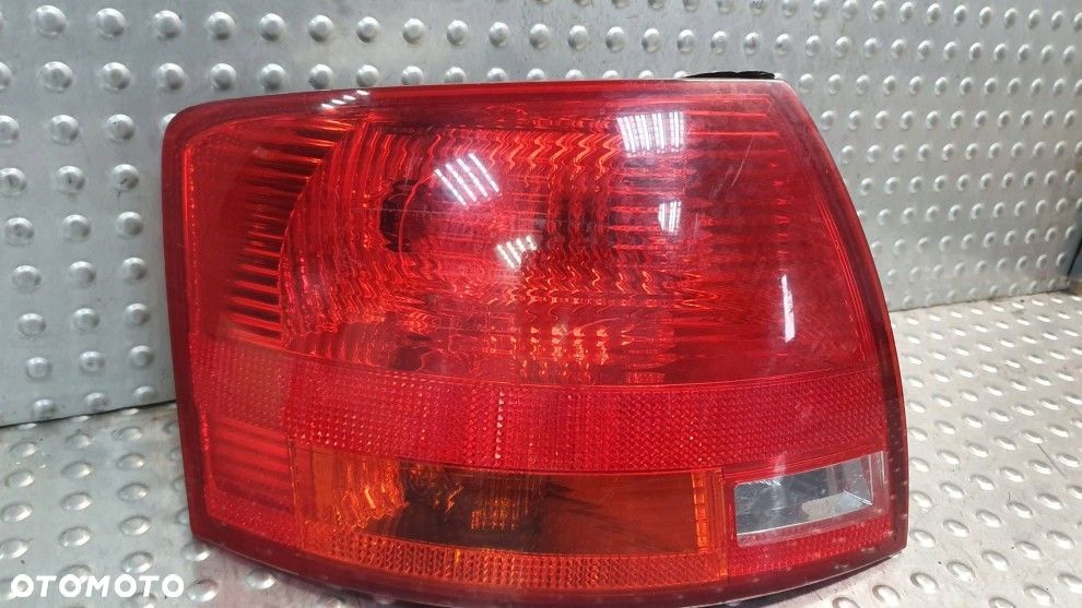AUDI A4 B7 KOMBI 04-08 LEWA TYLNA LAMPA KOMBI ORYGINAŁ 8E9945095E - 2