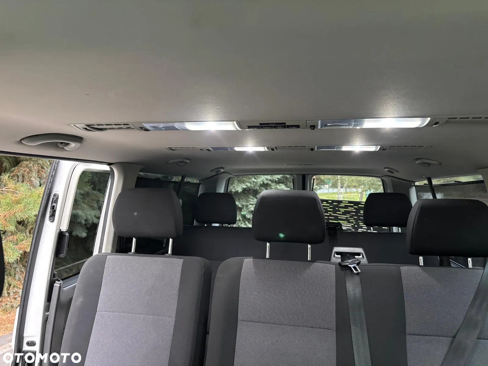 Volkswagen Caravelle - 22