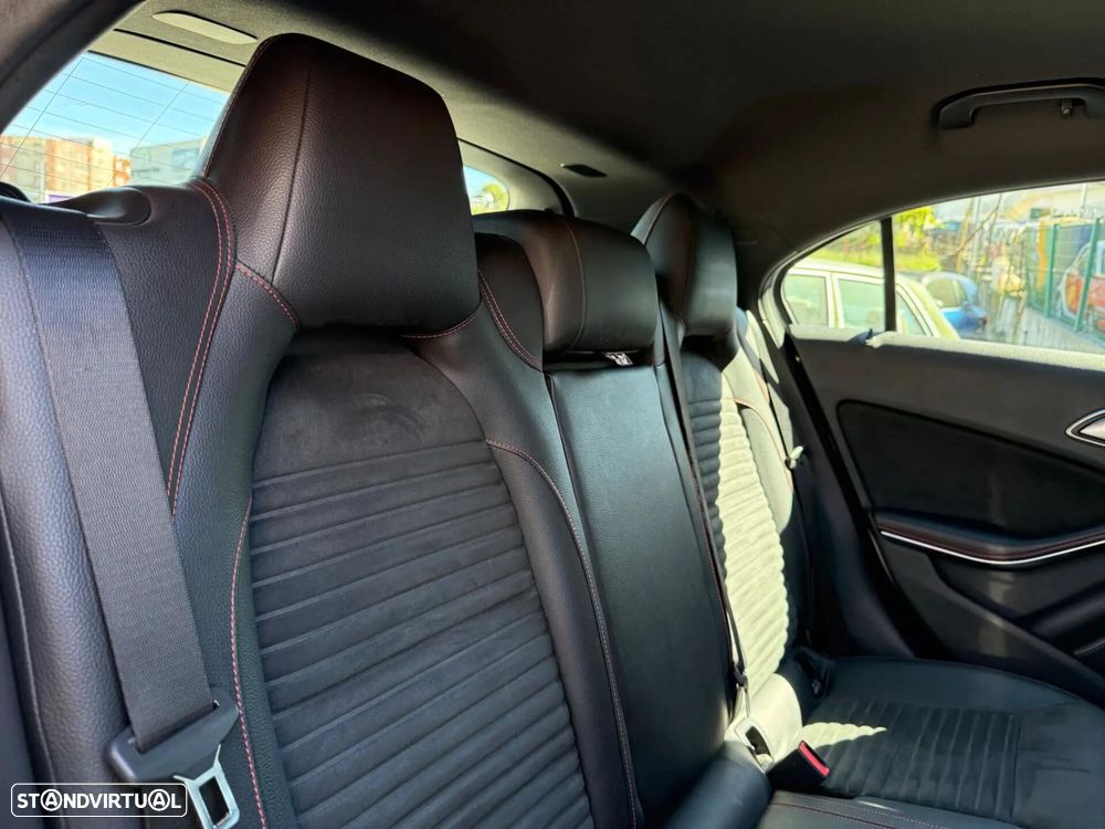 Mercedes-Benz A 180 AMG Line - 41