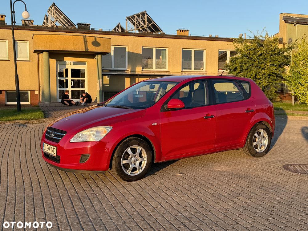 Kia Ceed 1.6 Crdi Comfort + - 5