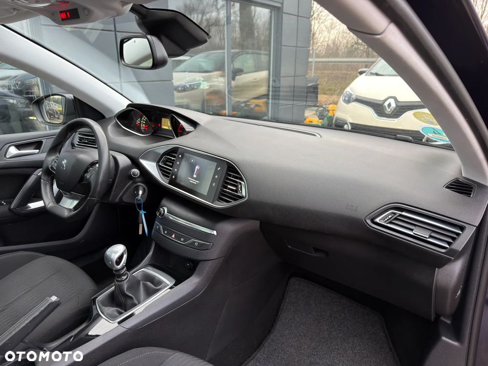 Peugeot 308 1.6 BlueHDi Allure S&S - 9