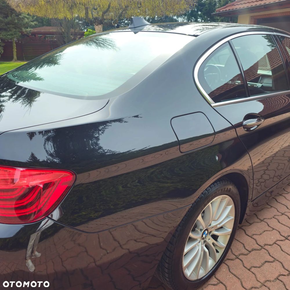 BMW Seria 5 525d Luxury Line - 4