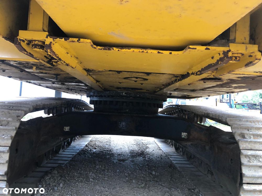 Komatsu 350LC-8 Long Reach - 13