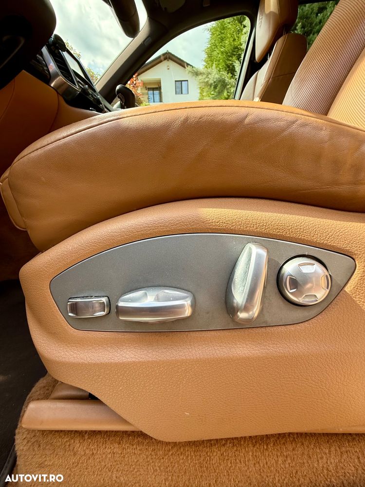 Porsche Cayenne - 15