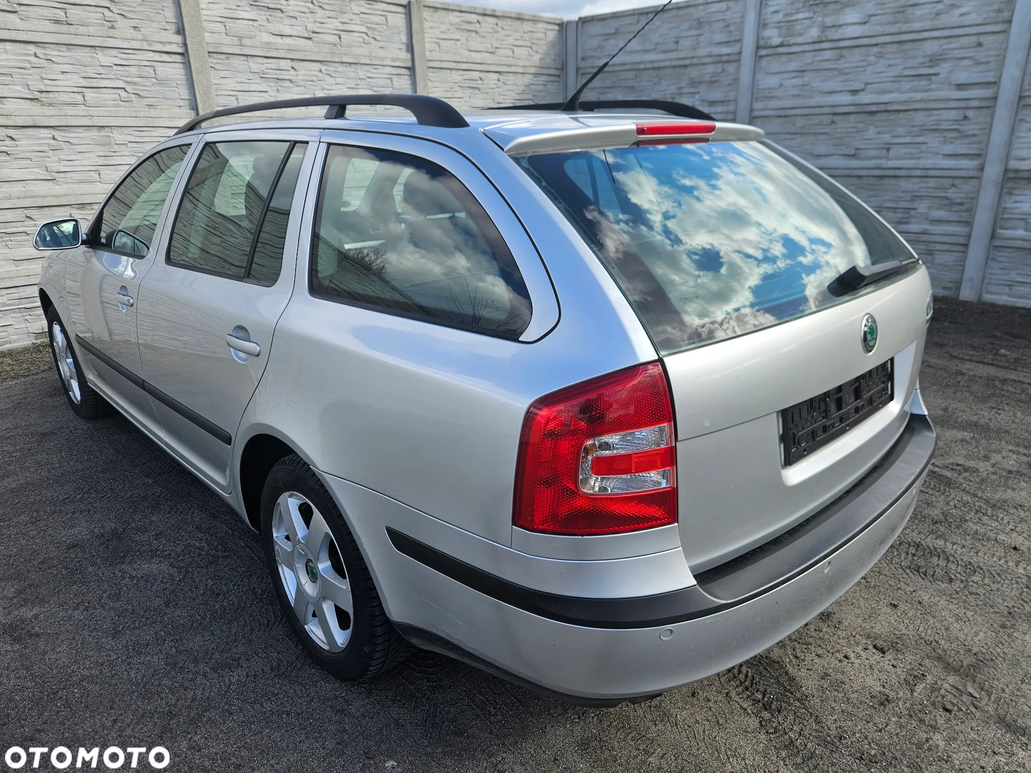 Skoda Octavia Combi 1.6 Elegance - 4