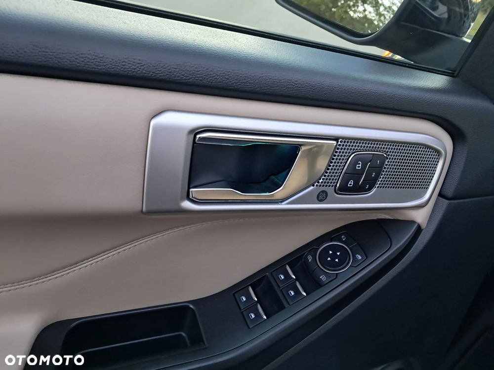 Ford Explorer - 24