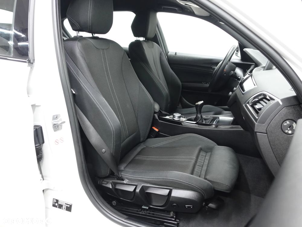 BMW Seria 1 118d xDrive Edition Metropolitan - 22