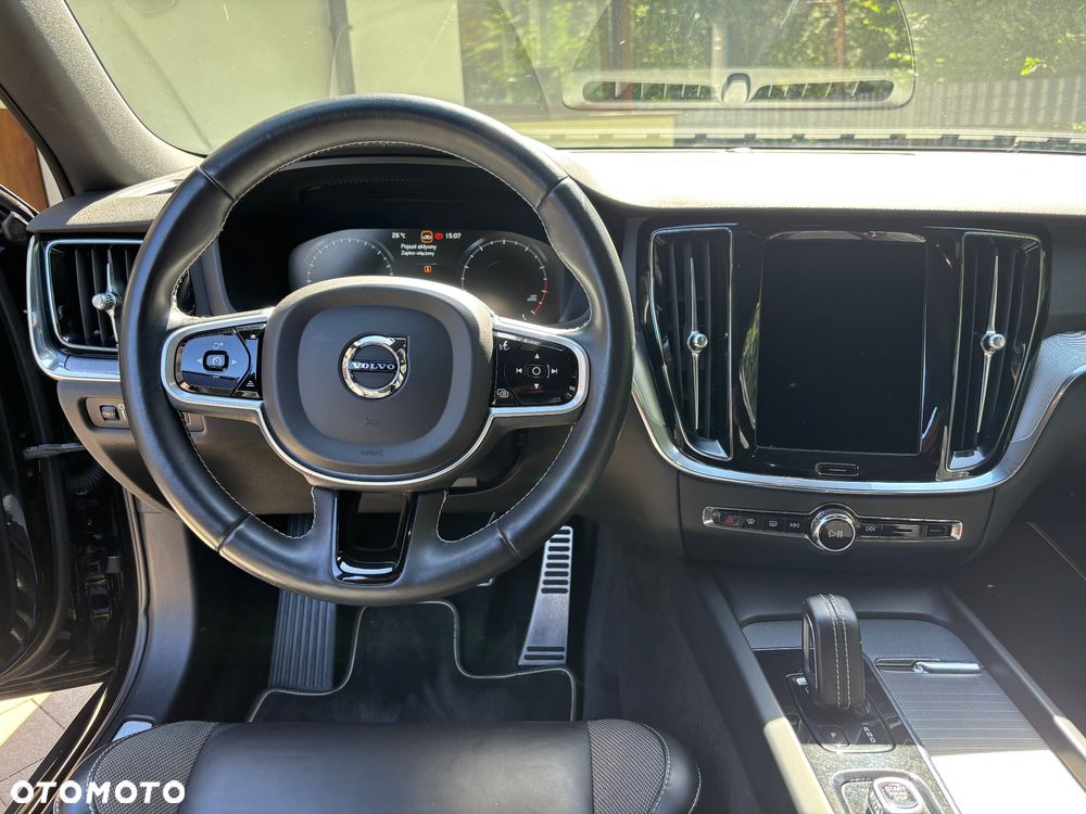 Volvo V60 B4 B R-Design - 7