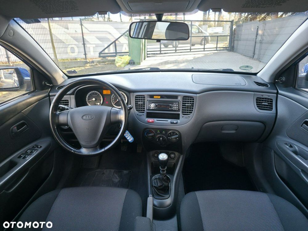 Kia Rio - 10
