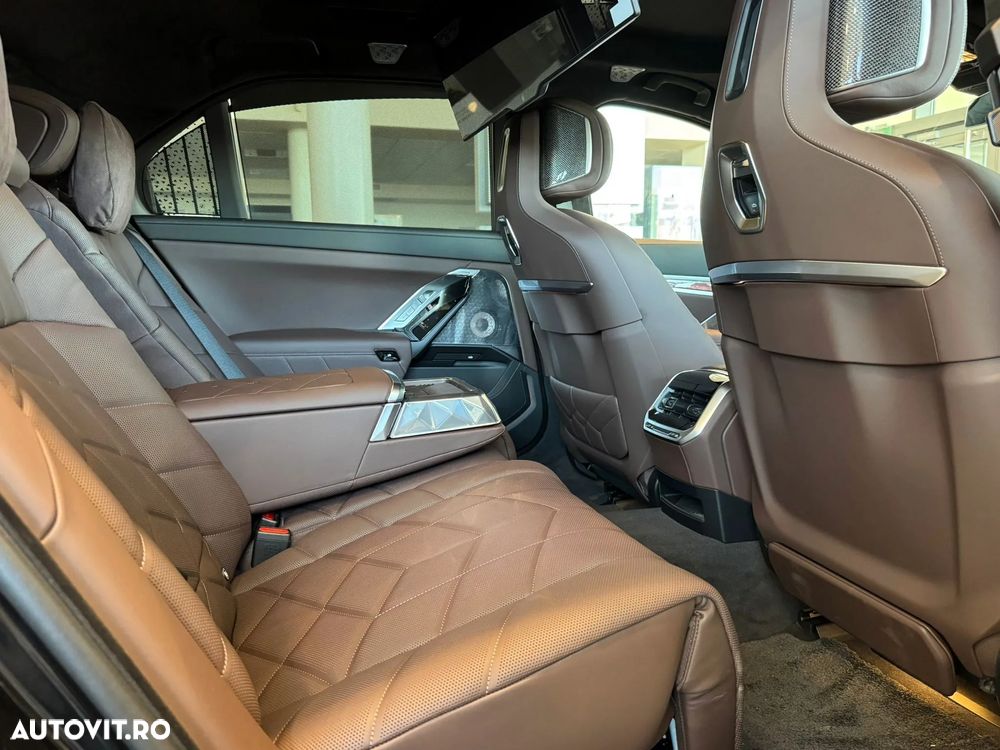 BMW M7 M760e xDrive AT PHEV - 14