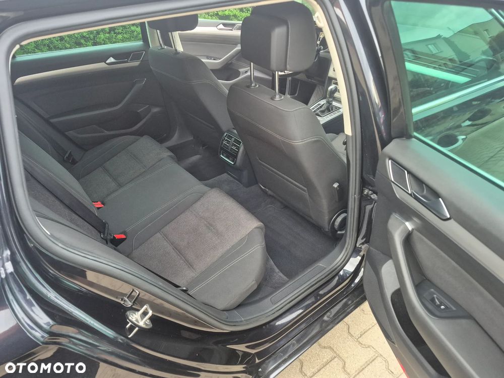 Volkswagen Passat 2.0 TDI (BlueMotion Technology) DSG Comfortline - 16