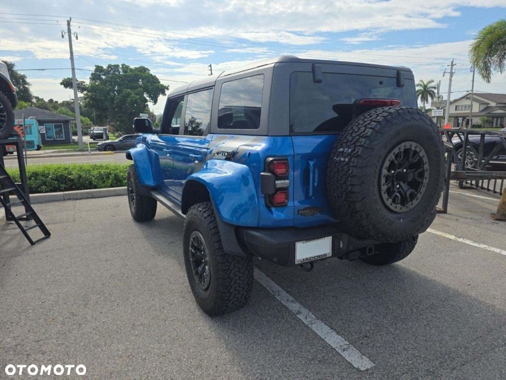 Ford Bronco - 5