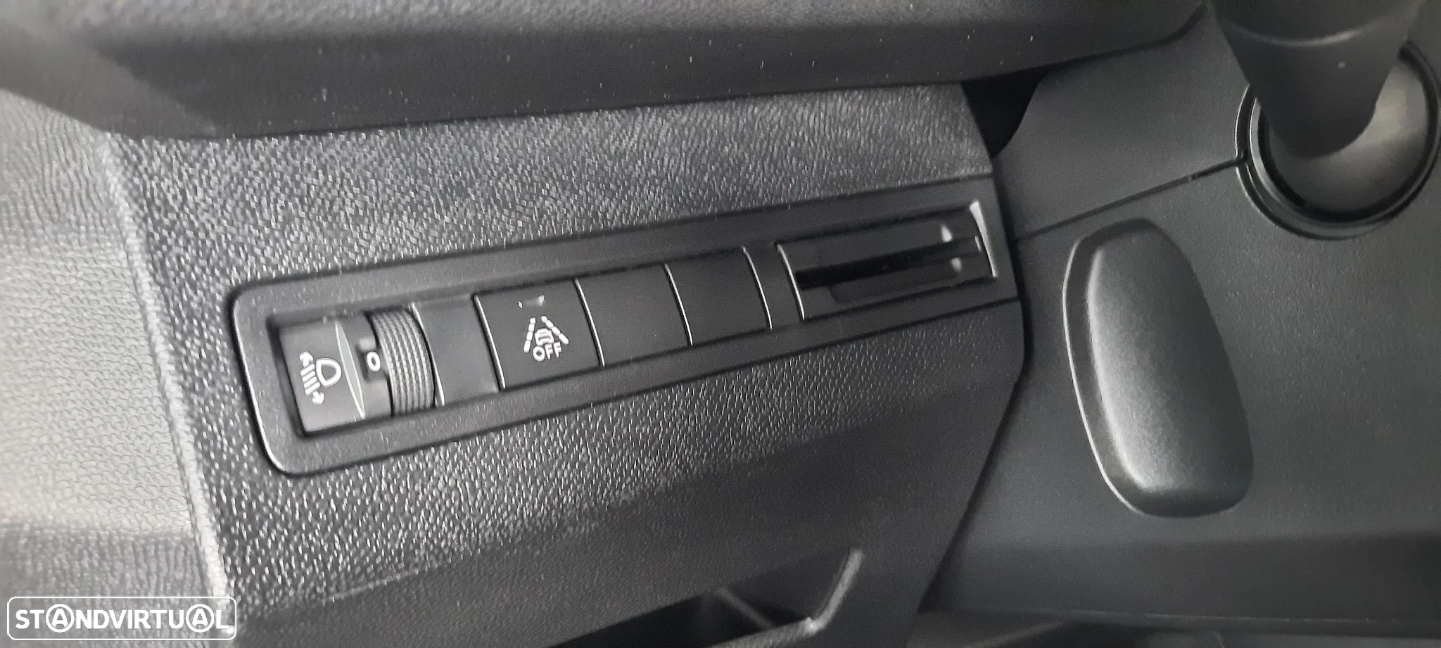 Peugeot 3008 1.2 PureTech Allure EAT8 - 28