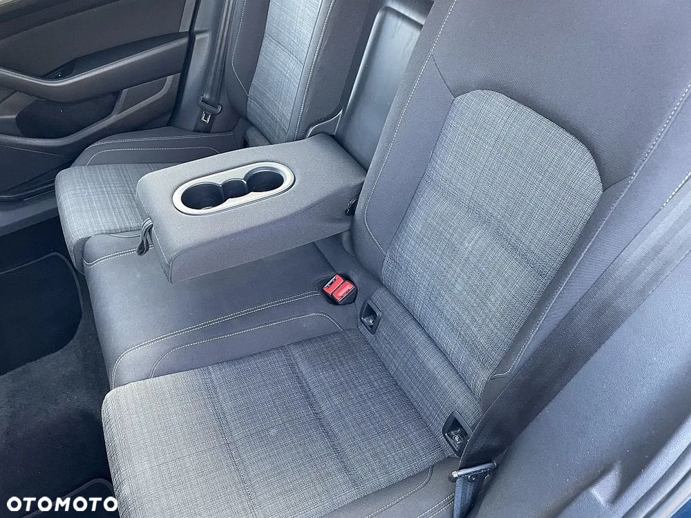Volkswagen Passat 2.0 TDI EVO Business DSG - 11